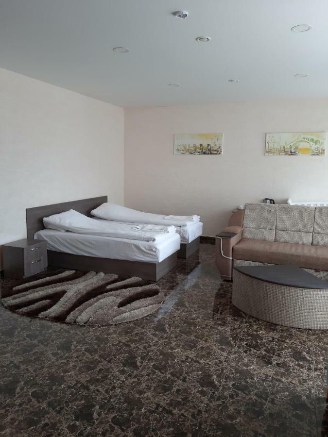 Hotel Arka Mažeikiai Exteriér fotografie
